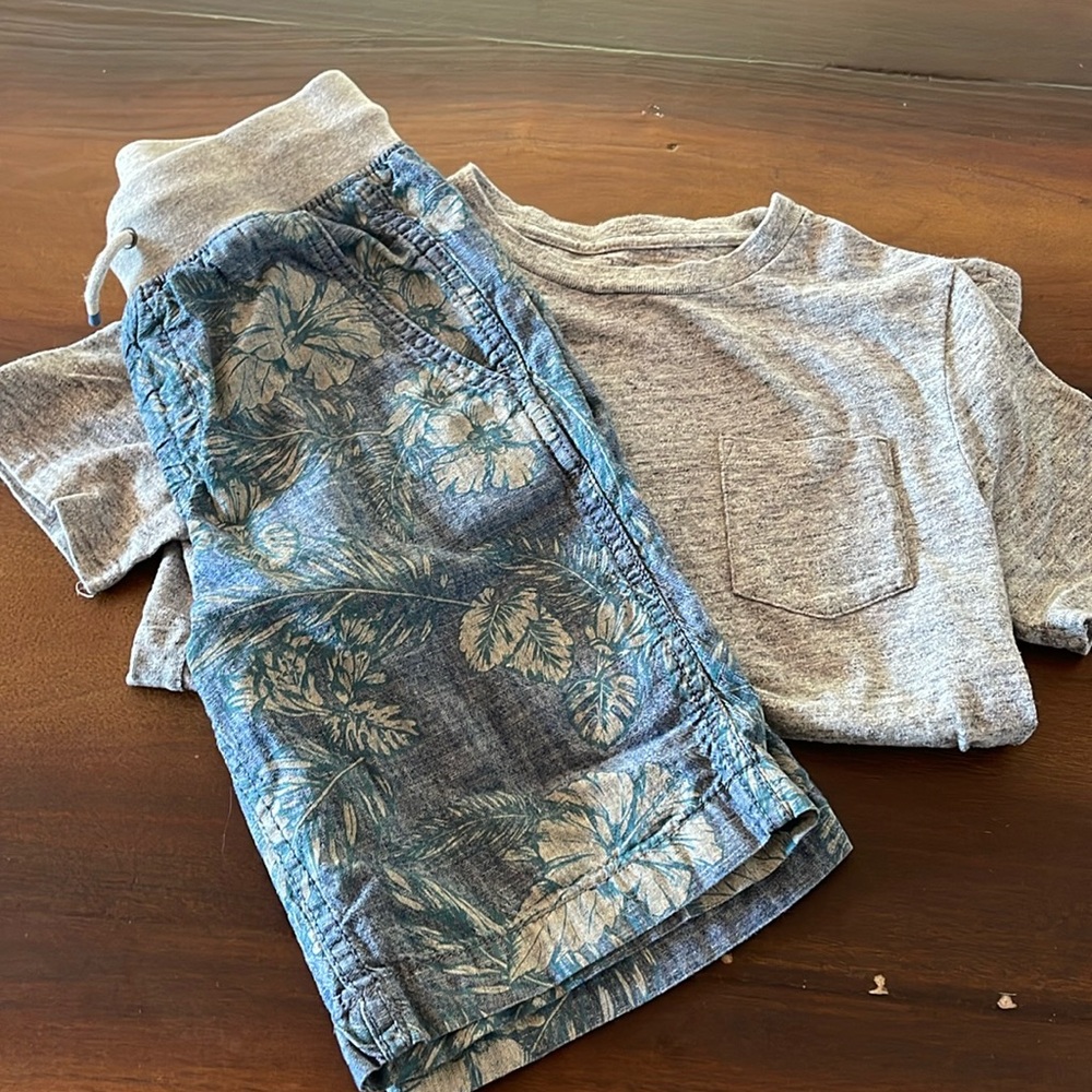 A flowery grey set!  Gap kids brand on both items. Worn a handful of times.